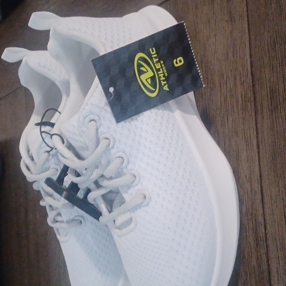 Athletic works Women's Memory Foam sneaker size 6 color White - Picture 5 of 8